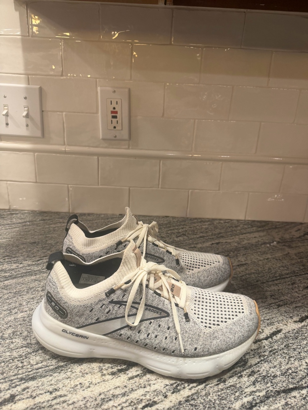 Women’s Brooks Glycerin 20 Size 9